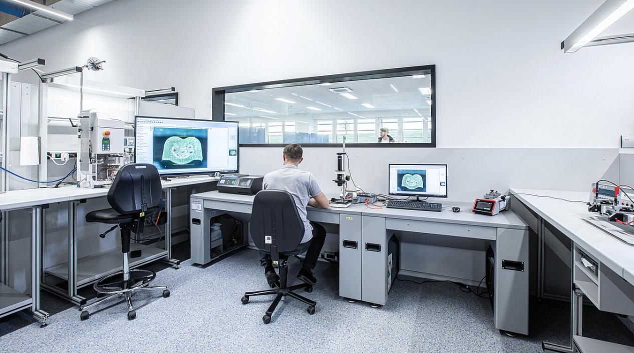 面向高端制造的潔凈車間解決方案：電子連接器生產(chǎn)環(huán)境優(yōu)化實(shí)踐 CEIDI西遞